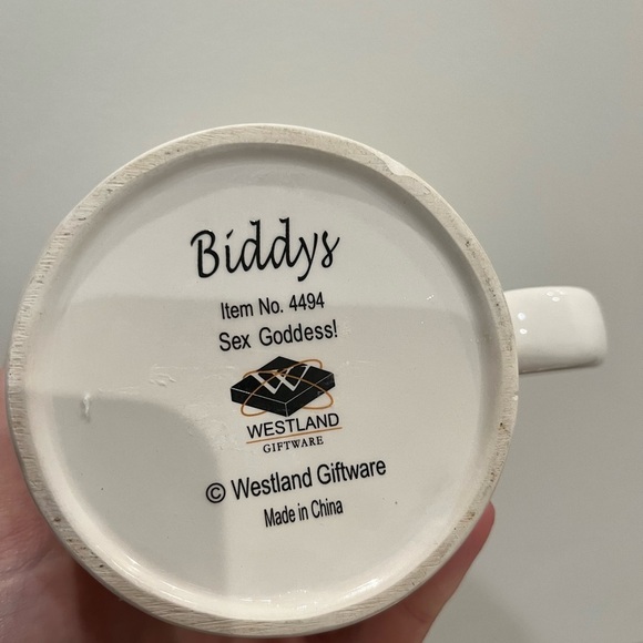 BIDDYS STILL THE SEX GODDESS DENTURE MUG. Funny 4494 collectors mug Marilyn - Picture 8 of 8